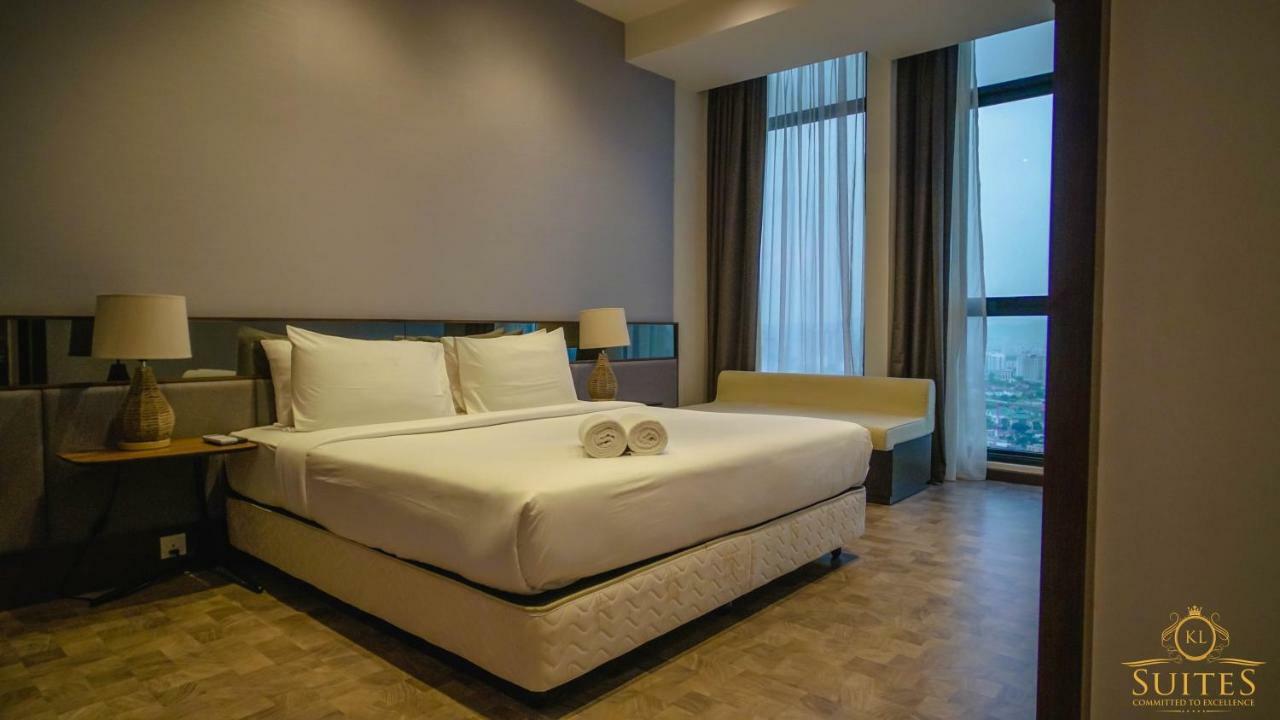 Apartemen Expressionz 48th Floor Sky Pool