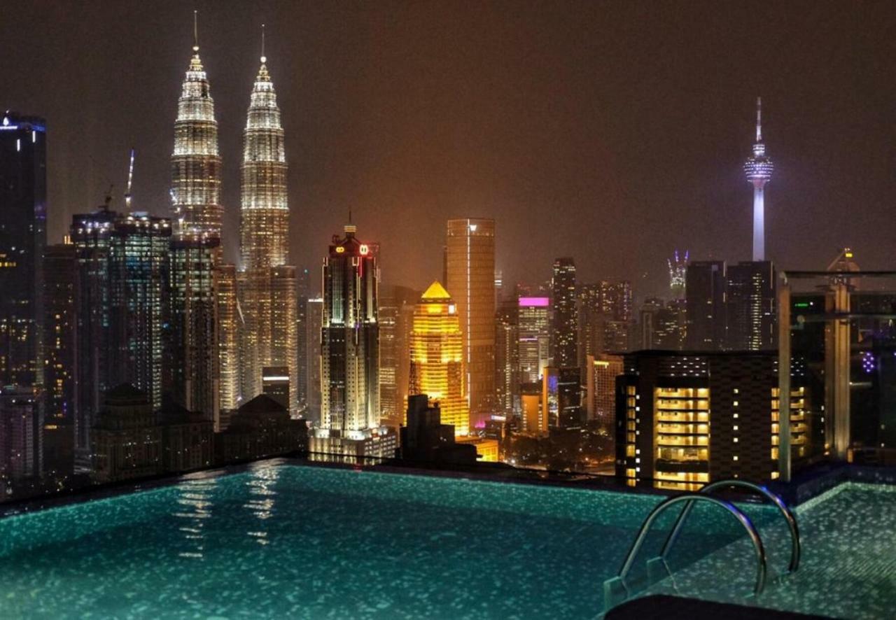 Expressionz 48th Floor Sky Pool